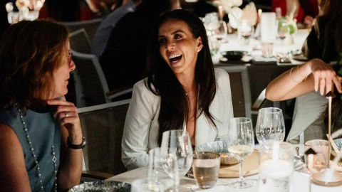 Desktop banner element 2